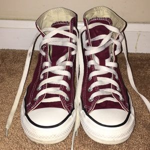 Women’s converse size 7